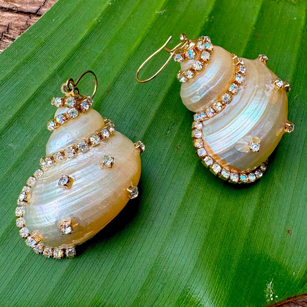 rhinestone seashell earrings 🐚 🧜‍♀️ 🌊